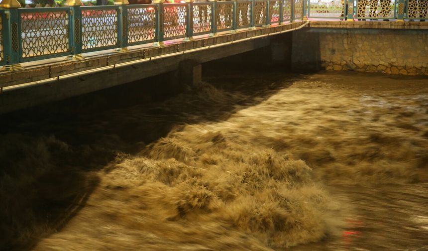 Tokat'ta Yeşilırmak Nehri'nin su seviyesi yükseldi