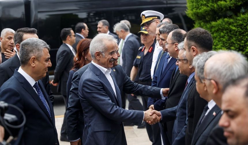 Bakan Uraloğlu, AK Parti Mersin İl Başkanlığını ziyaretinde konuştu