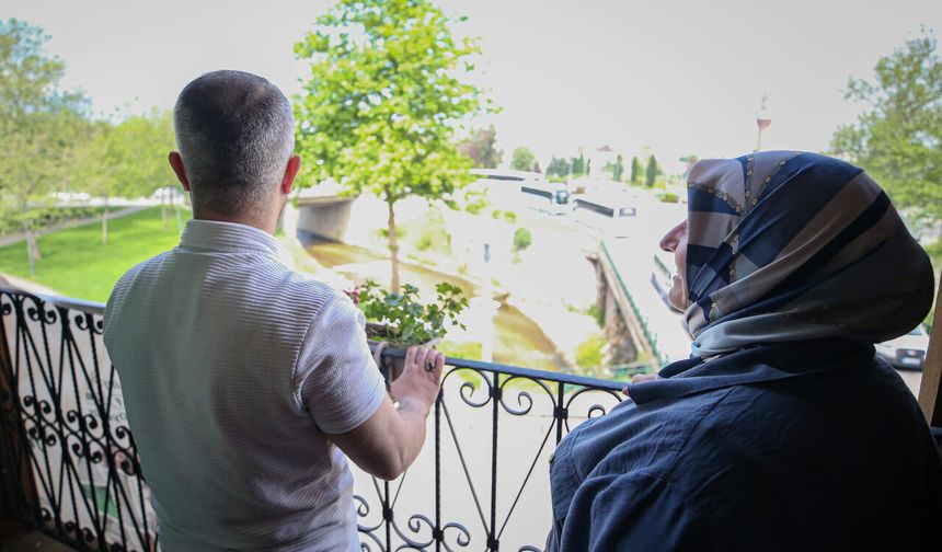 Uyuşturucudan kurtulan gençten annesine 'en anlamlı' Anneler Günü hediyesi