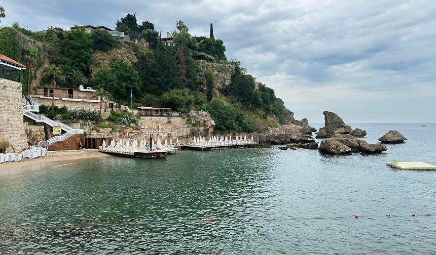 Antalya 232 mavi bayraklı plajla dünya liderliğini koruyor