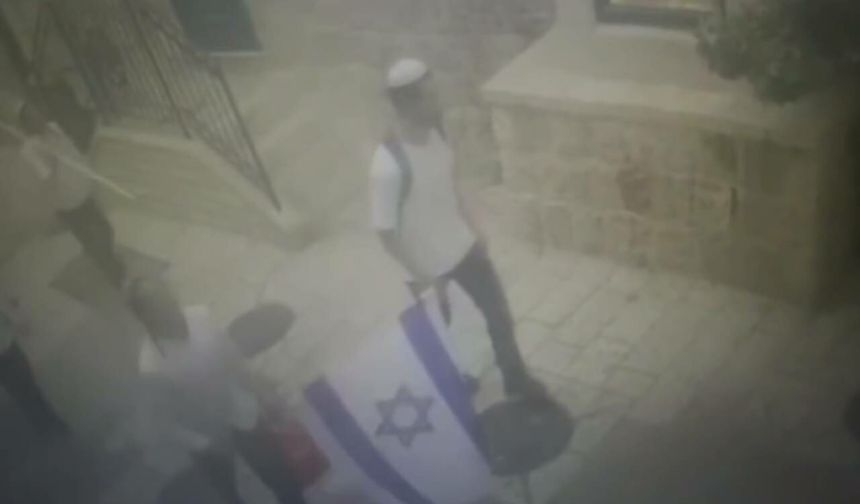 Siyonistler Meryem Ana heykeline tükürdü
