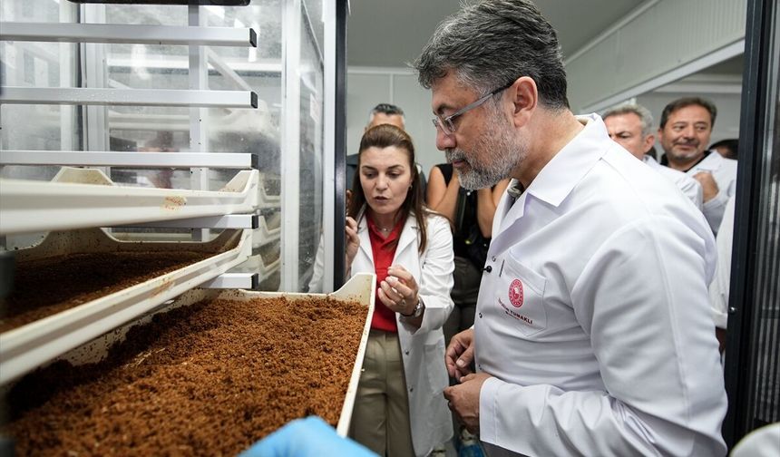 Bakan Yumaklı İzmir'de Biyoteknik Mücadele Araştırma Merkezinin açılışını yaptı