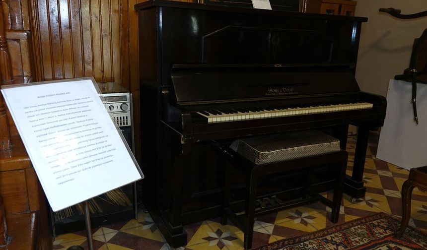 İspanya kralı için üretildiği belirtilen piyano, Balıkesir'deki müzenin gözde eseri oldu