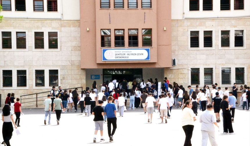 İzmir, Manisa ve Denizli'de LGS heyecanı