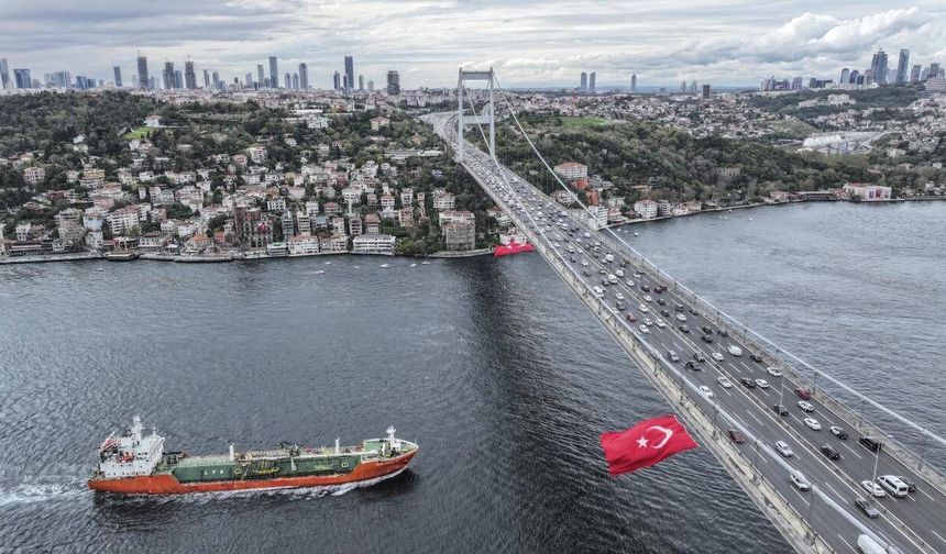 İstanbul Boğazı'ndan ilk altı ayda 19 bin 277 gemi geçti