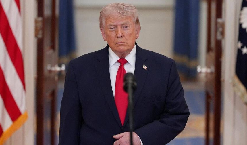 Donald Trump'ın, kendisine fotoğraf için 'yalvardığını' söylediği Meloni ile arası yeniden açıldı