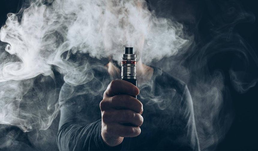 Uzmanlardan 'elektronik sigara' uyarısı: Diş kaybına kadar götürebilir