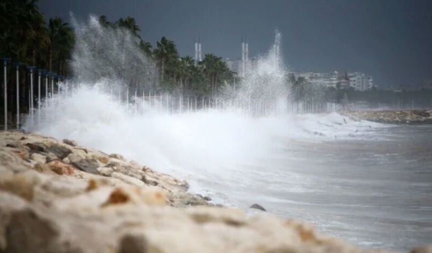 Meteoroloji'den Doğu Akdeniz için fırtına uyarısı
