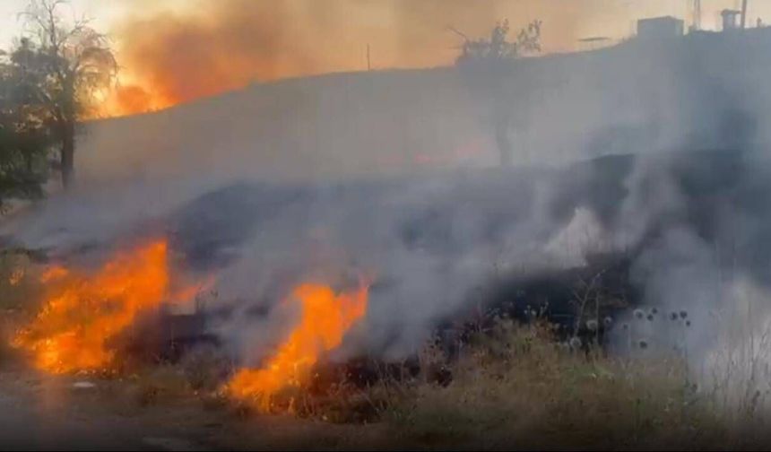 Mangal ateşi çadır, baraka ve iki motosikleti küle çevirdi