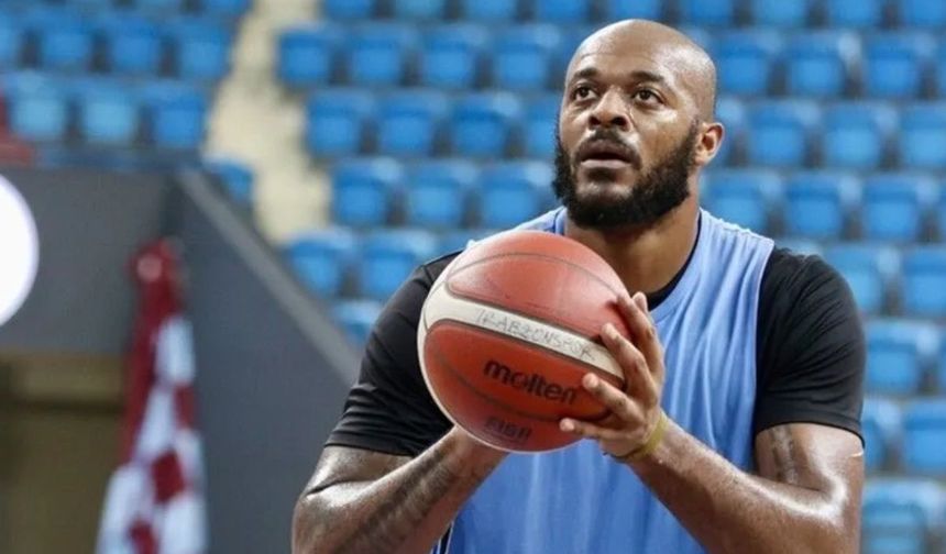 Xavier Tillman'ın hedefi çifte şampiyonluk