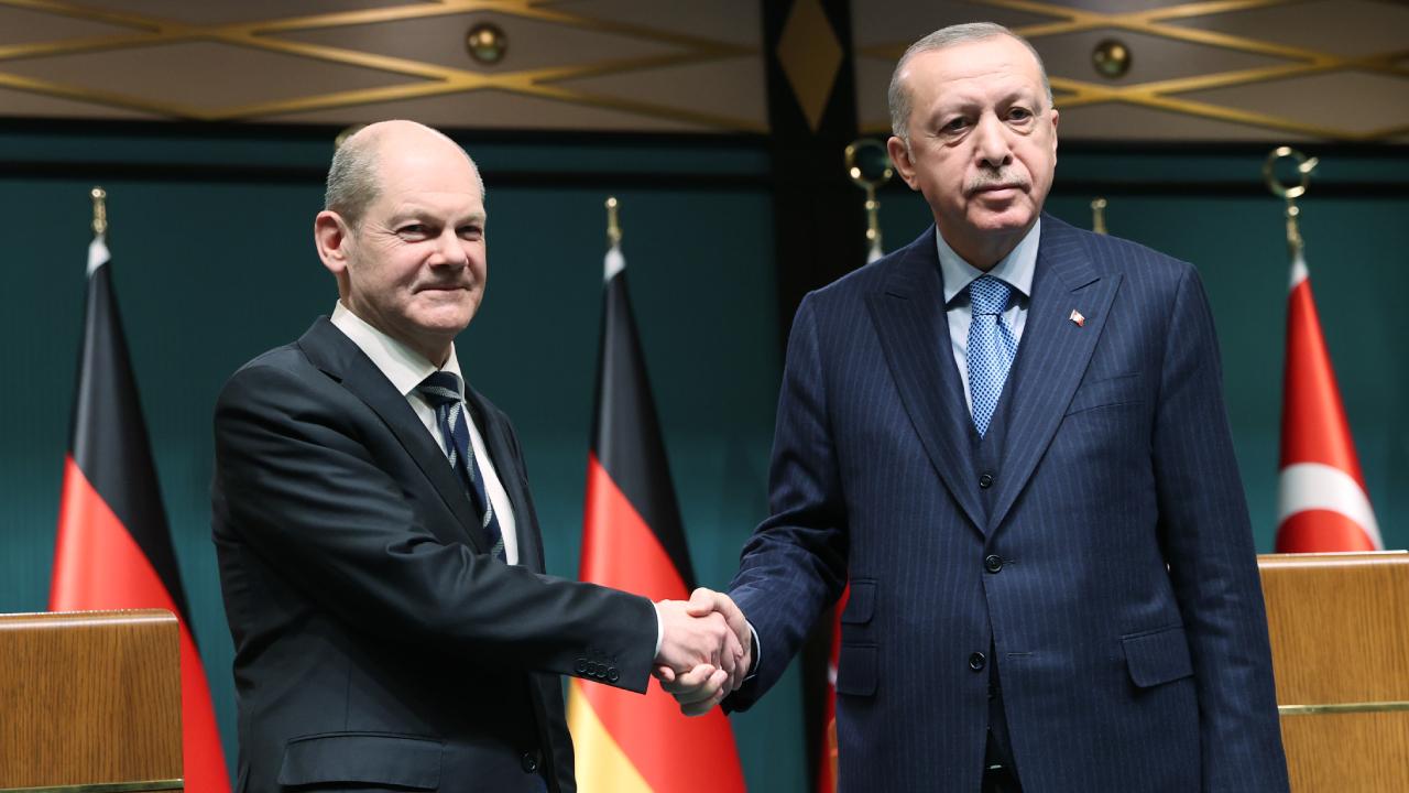 erdogan-scholz_a5e2d4ddb49875b441666b0187904adb.jpg
