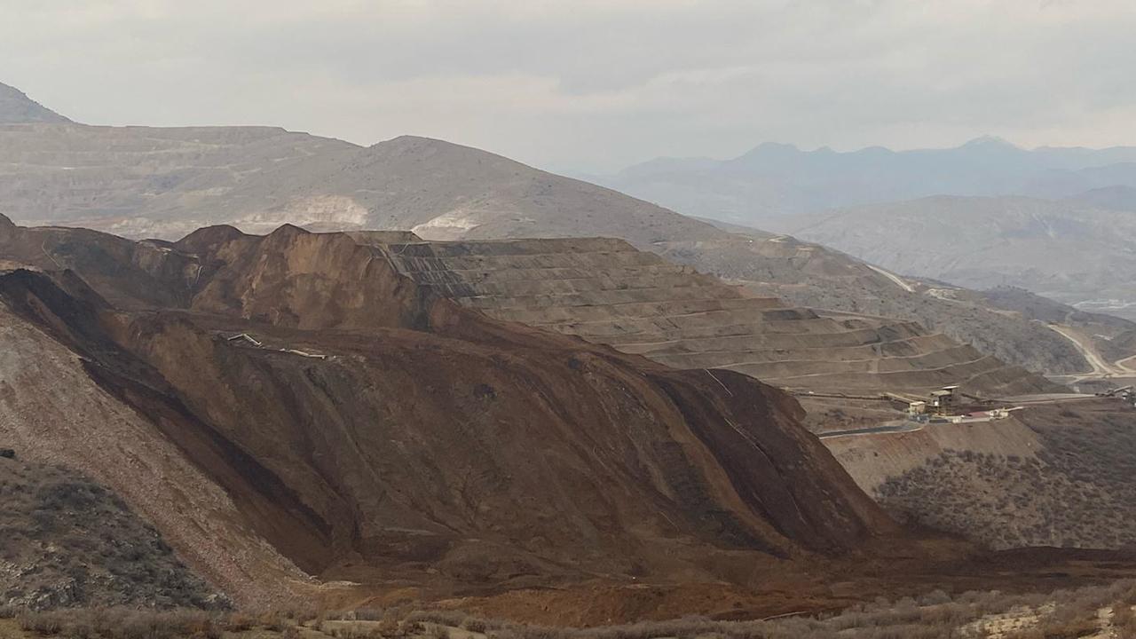 erzincan-heyelan-aa-2186090_a1770b4be16d669850e177bd79878af1.jpg