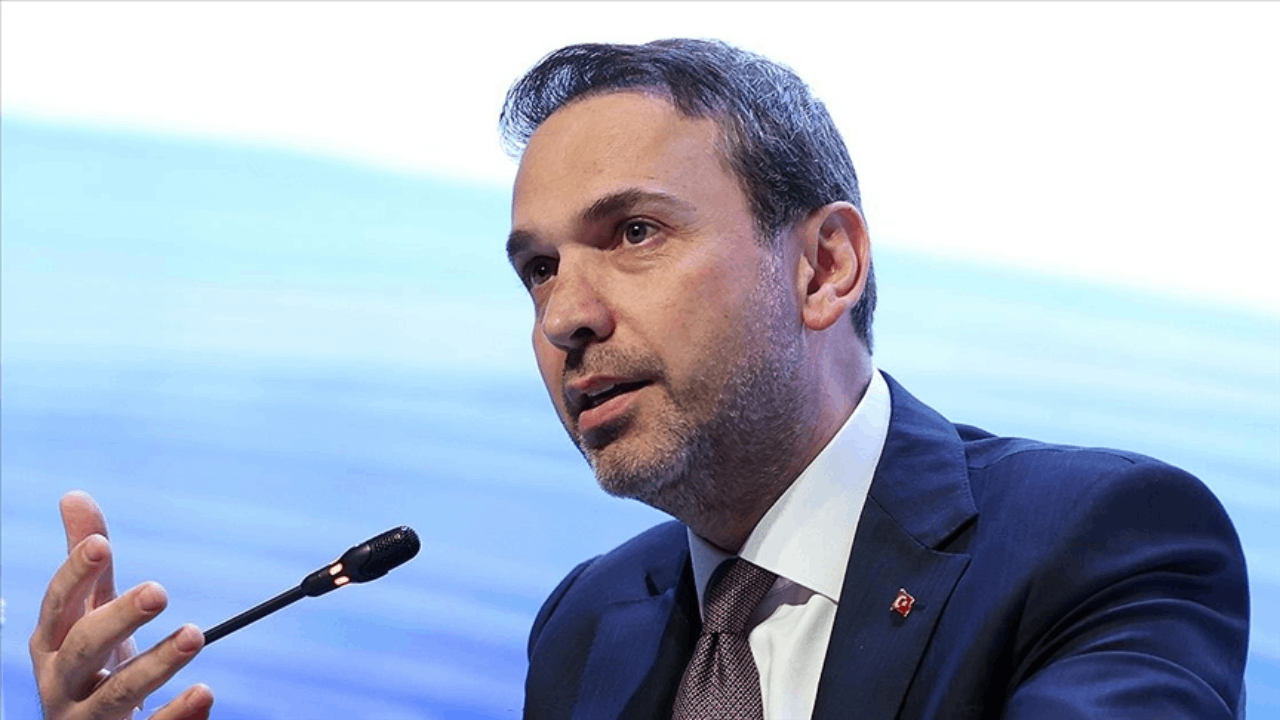Bakan Bayraktar, EÜAŞ ve TEİAŞ'a toplam 1036 personel alınacağını duyurdu