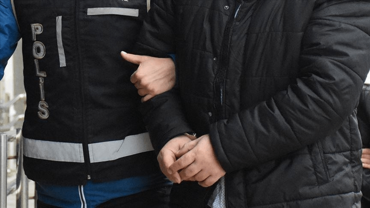İstanbul'da Bylock kullanıcılarına baskın: 8 gözaltı