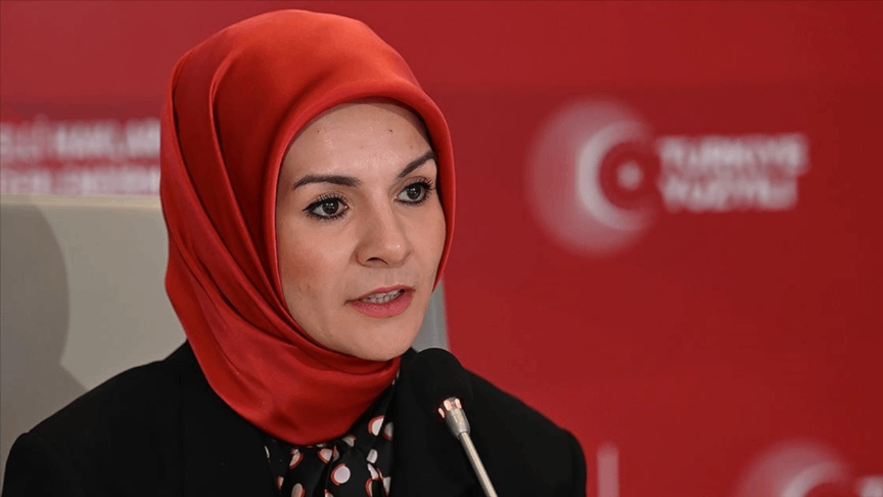 Bakan Göktaş, Tekirdağ'da huzurevi sakinlerini ziyaret etti