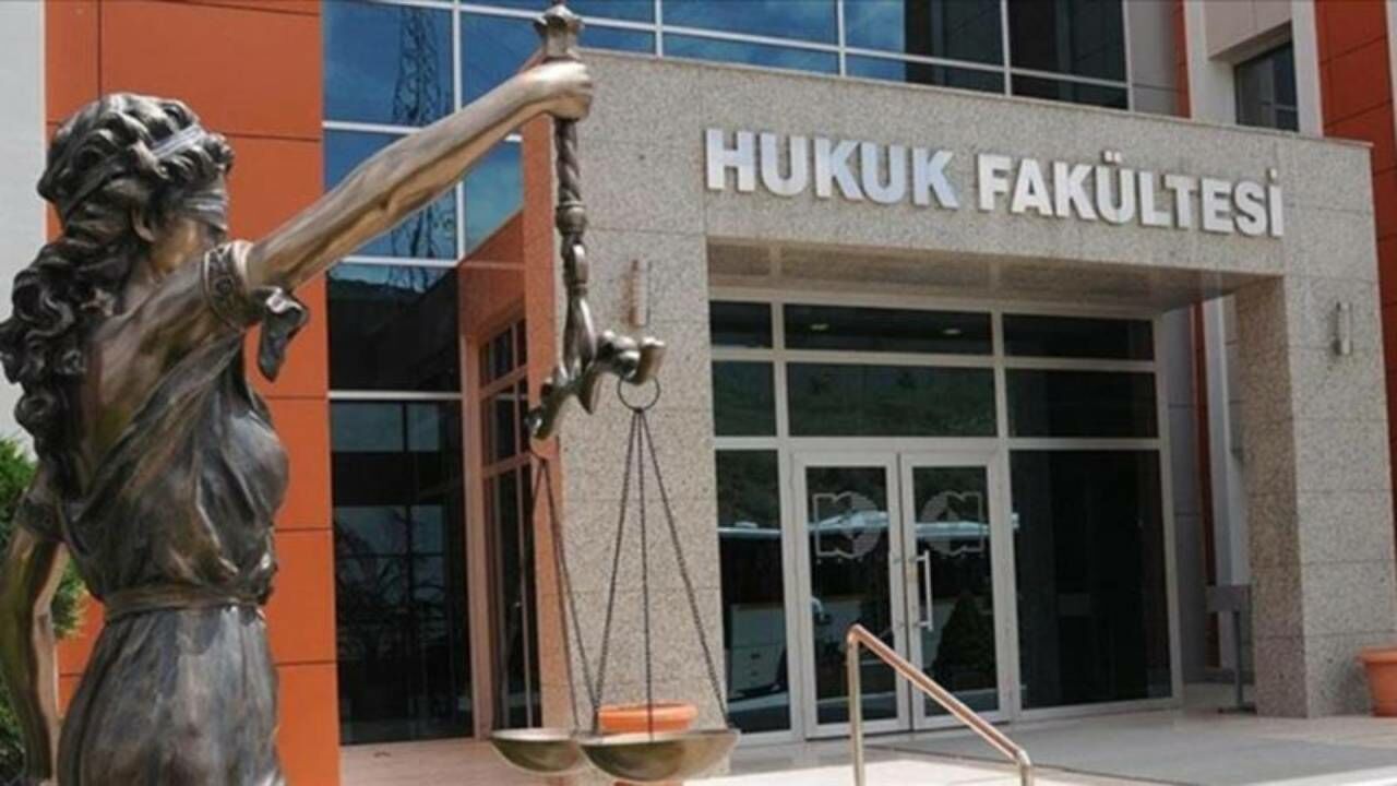 Hukuk fakültelerine girişte baraj 125 bine yükseldi!