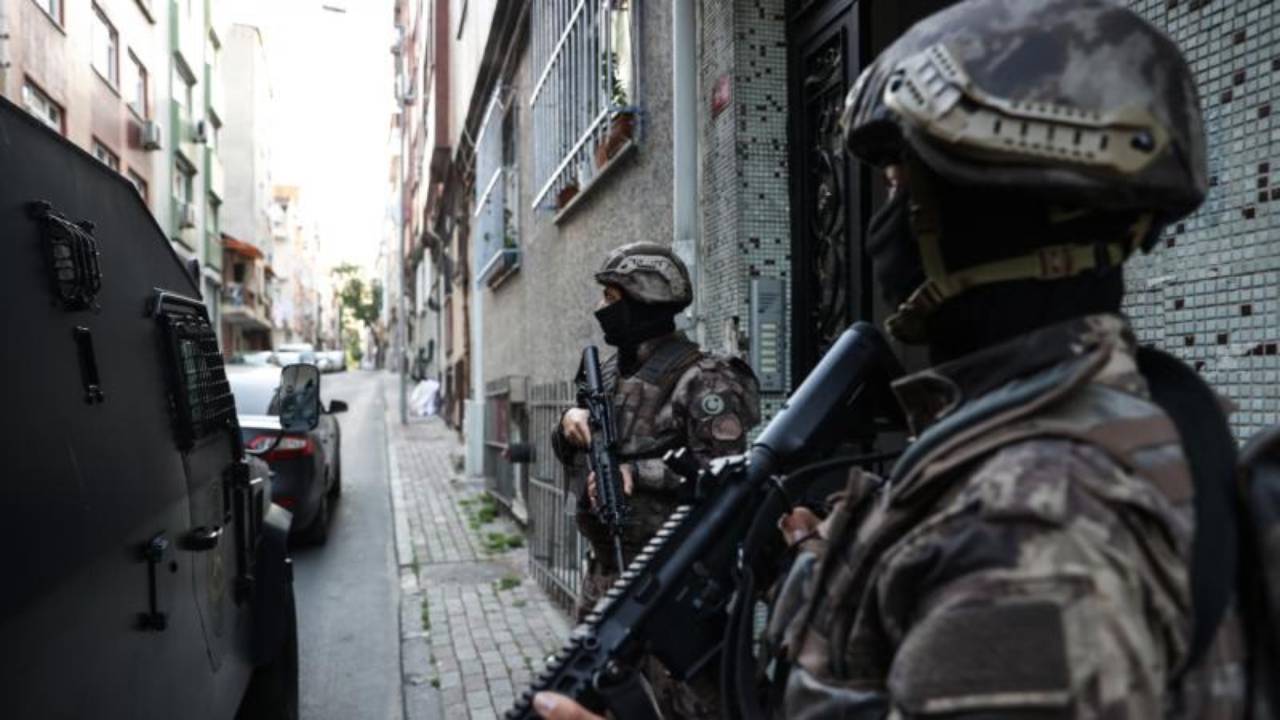 İstanbul'da zehir tacirlerine operasyon: 119 gözaltı