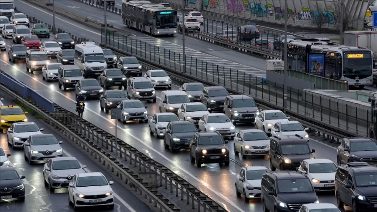 İstanbul’da tatil bitti, trafik yoğunluğu yüzde 78 oldu