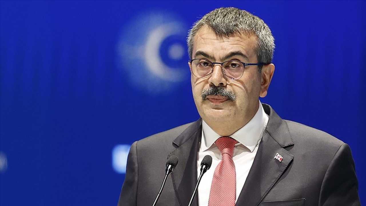 Bakan Tekin'den öğrencilerin polis merkezlerine ziyaretine ilişkin paylaşım