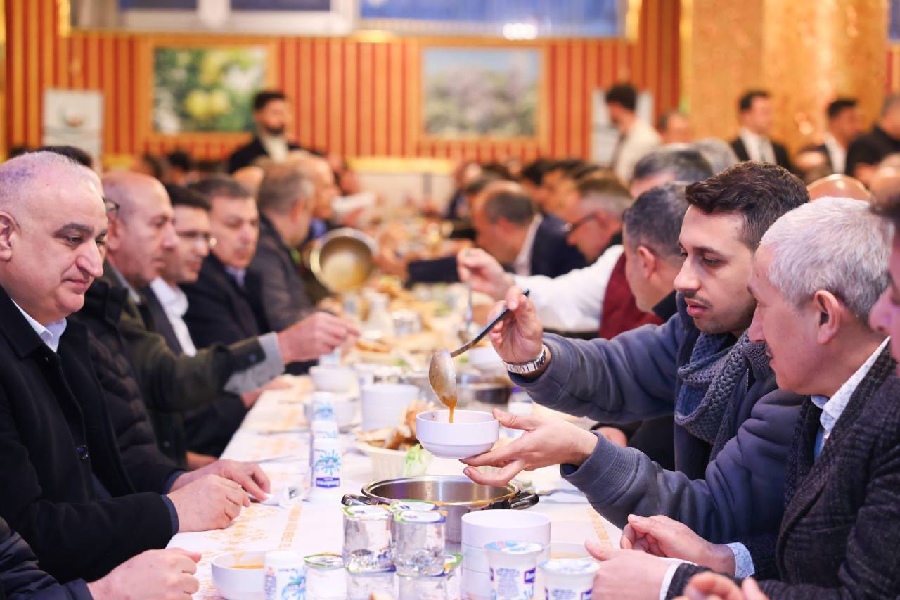 Adıyamanlılar Vakfı 25. Geleneksel İftar Programını Geniş Katılımla Gerçekleştirdi
