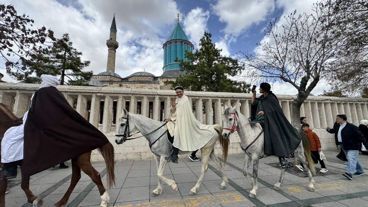 İspanya'dan at sırtında kutsal topraklara giden 3 hacı adayı Konya'da karşılandı