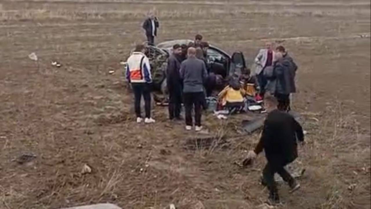 Hakkari'de otomobil şarampole devrildi: 1 ölü