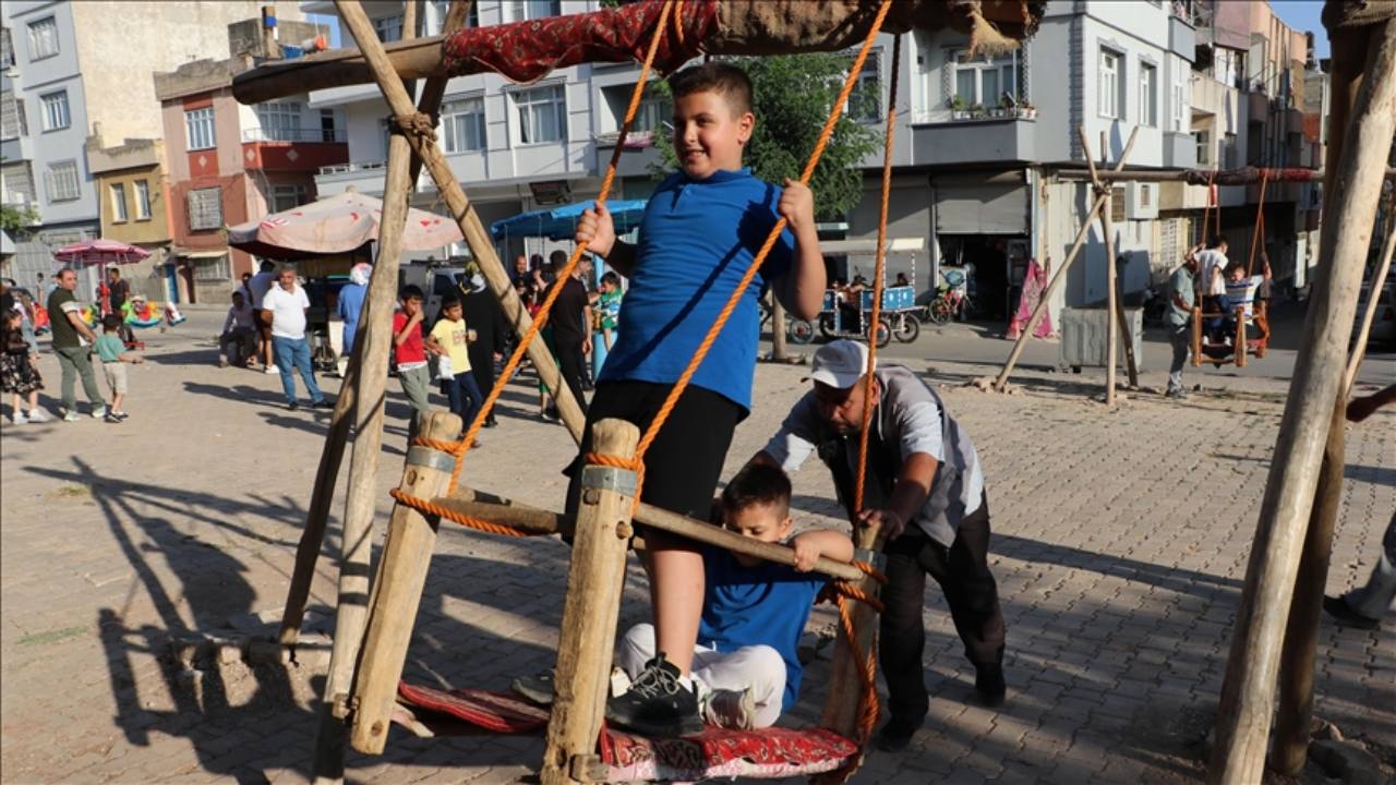 Kilis'te çocuklar "Bayram Yeri"nde gönüllerince eğlendi