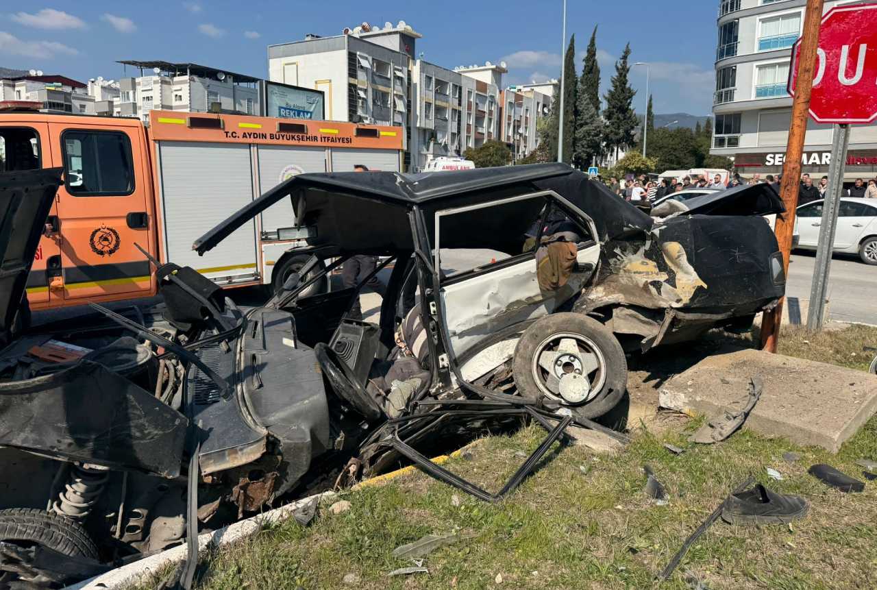 Kaza yapan Tofaş kağıt gibi ezildi!