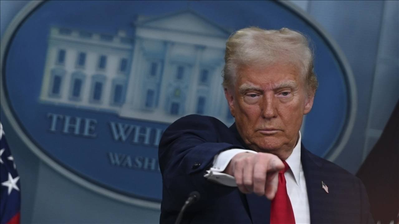 Trump'tan Hürmüz Boğazı'na mayın döşeyen teknelerin vurulması talimatı