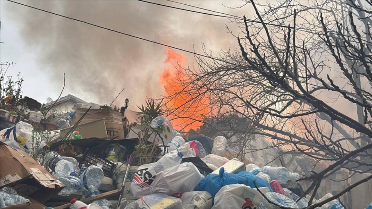 Ataşehir'de tek katlı binada yangın