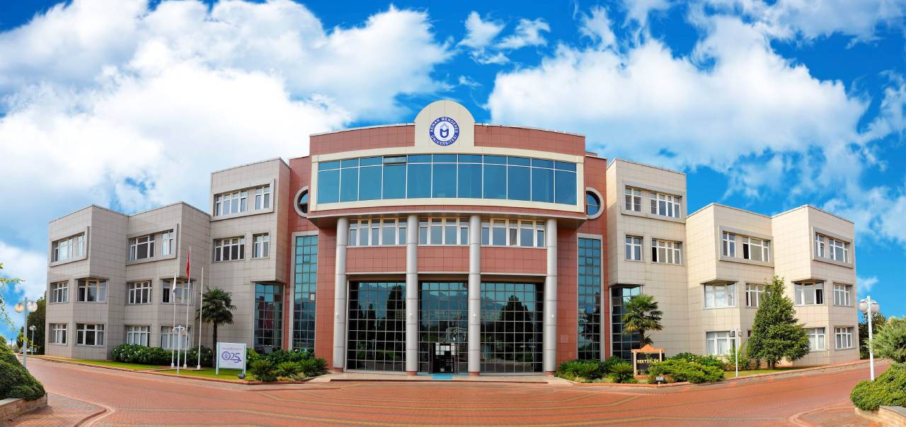Aydın'da akademisyenden başörtülü öğrencilere skandal sözler