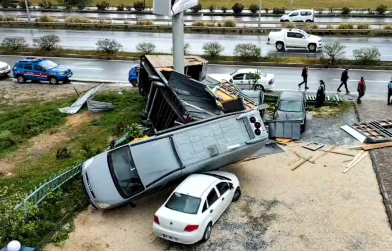Antalya'yı hortum etkili oldu