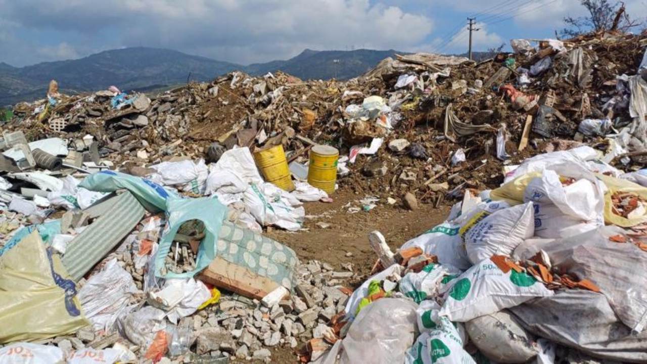 Açık alana çöp döken belediyeye 3,7 milyon ceza