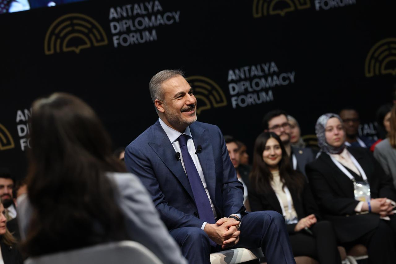 Bakan Fidan üniversite öğrencileriyle buluştu