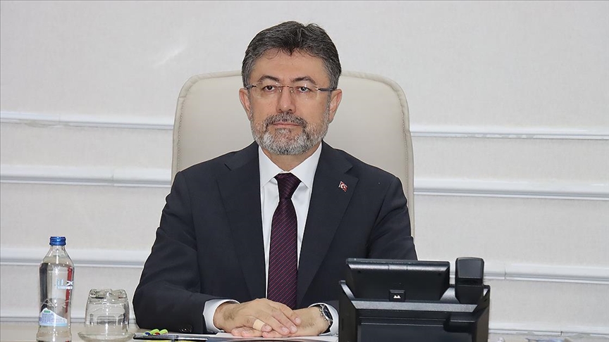 Bakan Yumaklı, Samatya Balıkçı Barınağı'nda reislerle buluştu