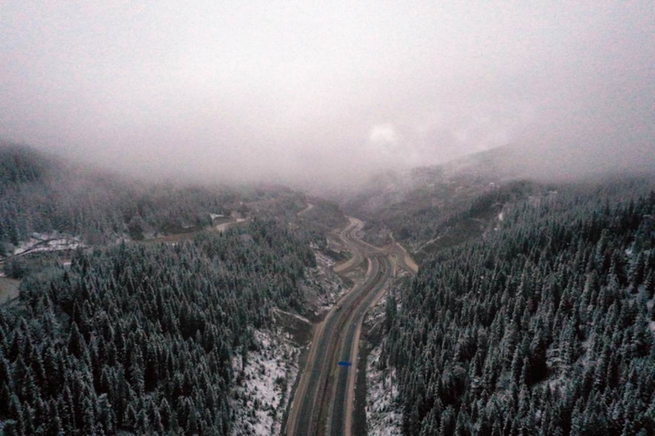 Ilgaz'da kar ve sis etkili oluyor