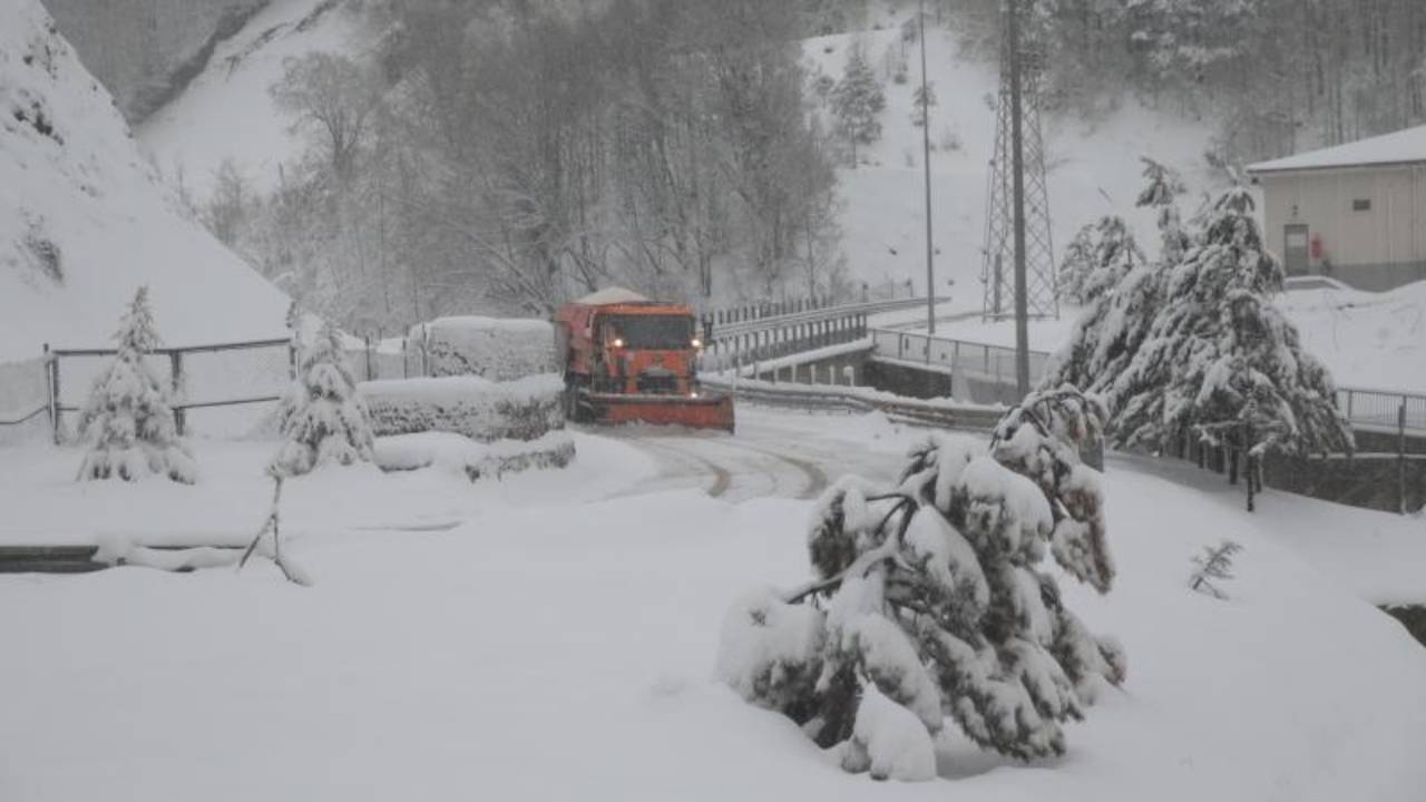 Bolu Dağı'nda kar yağışı sürüyor