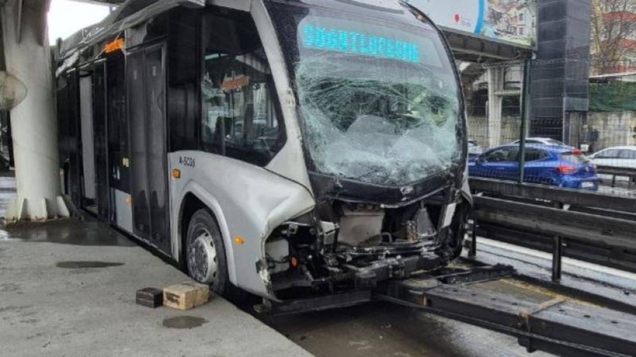 Avcılar'da metrobüs kazası! Yaralılar var