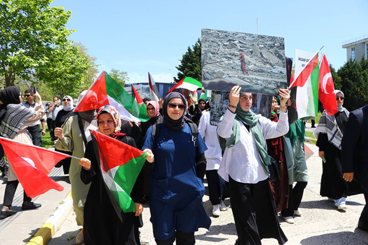 Tekirdağ'da üniversite öğrencileri Filistin'e destek için yürüdü