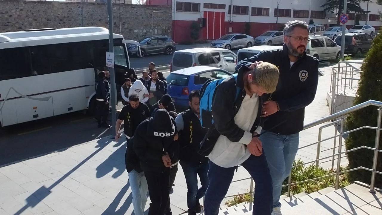 Van'da terör soruşturmaları! 27 zanlı yakalandı