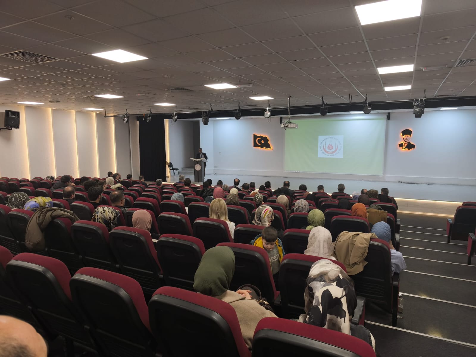 Van’da "Din, Ahlâk ve Değer Öğretimi Seminerleri" başladı