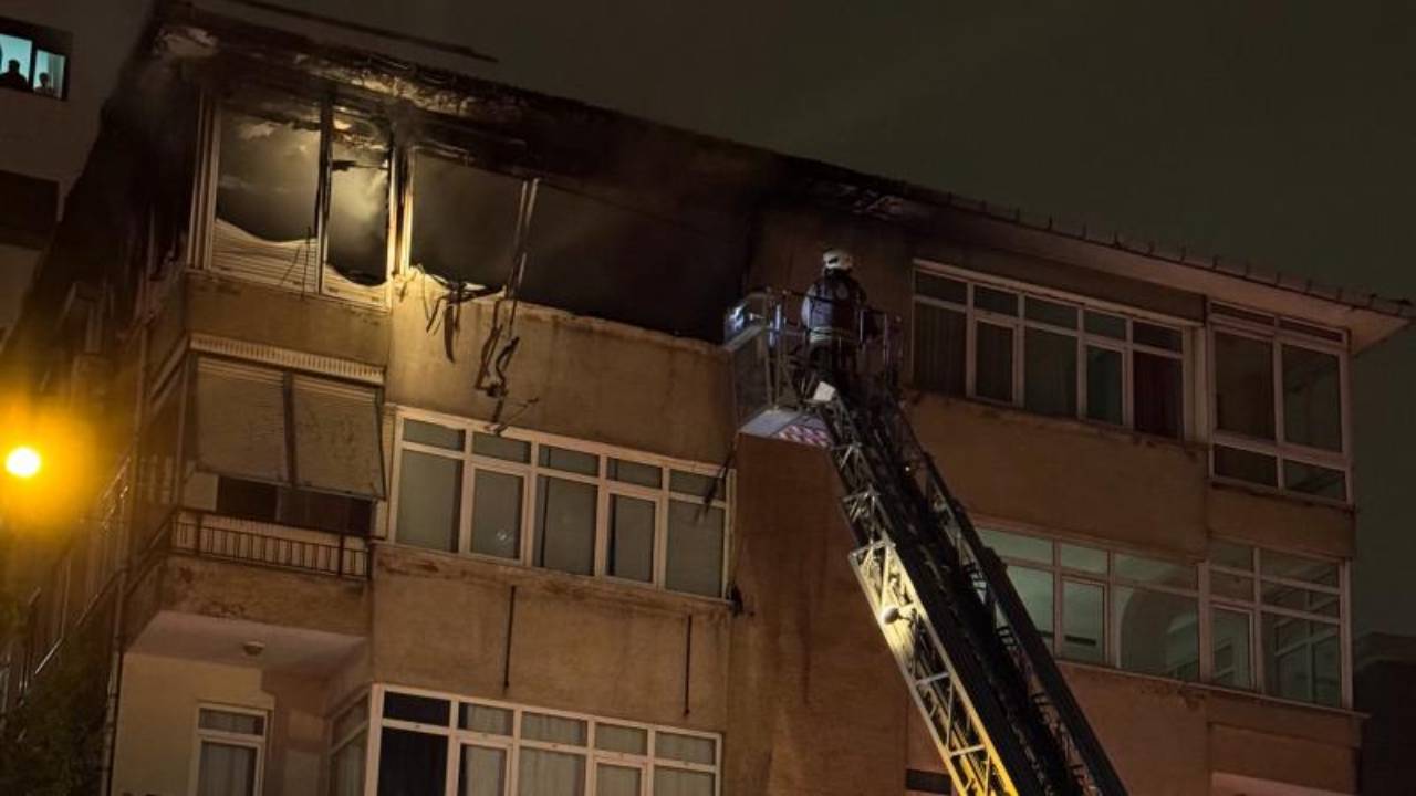 Kadıköy'de apartman dairesinde yangın