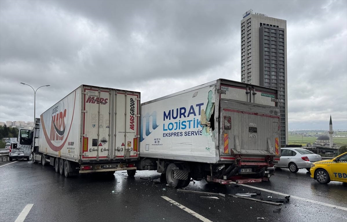 Avcılar'da zincirleme trafik kazası ulaşımı aksattı