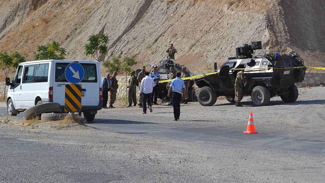Kırklareli'nde askeri araçla otomobil çarpıştı