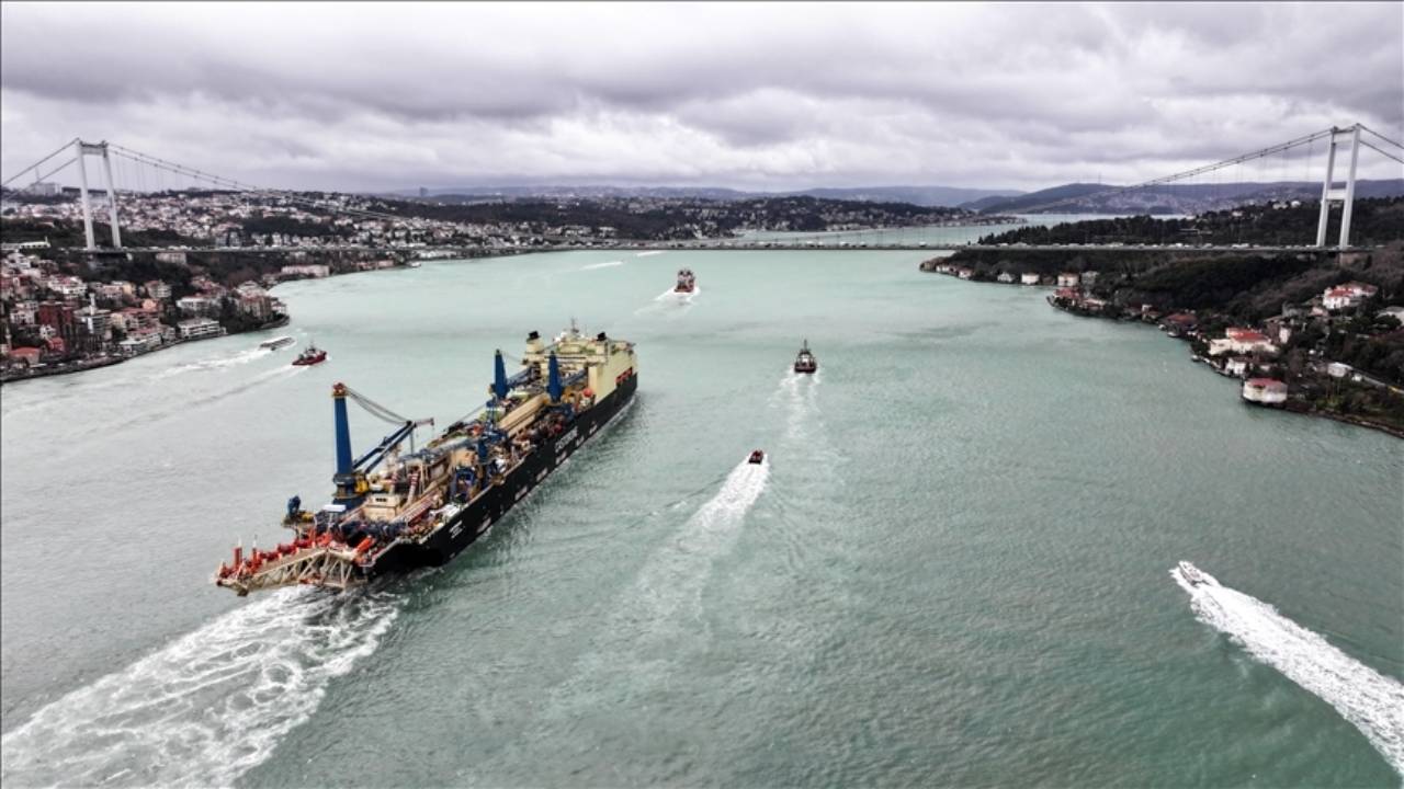 İstanbul Boğazı'ndan 9 bin 351 gemi geçti
