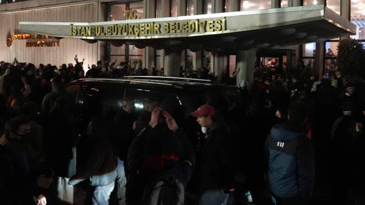 İBB soruşturmasında 2 itirafçı tahliye oldu
