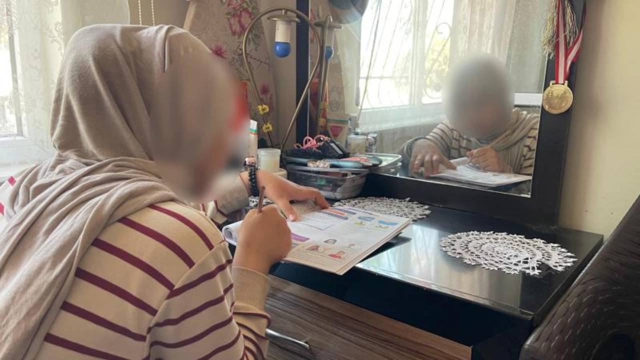Başörtülü öğrenciye hakaret iddiasına soruşturma: Öğretmen açığa alındı