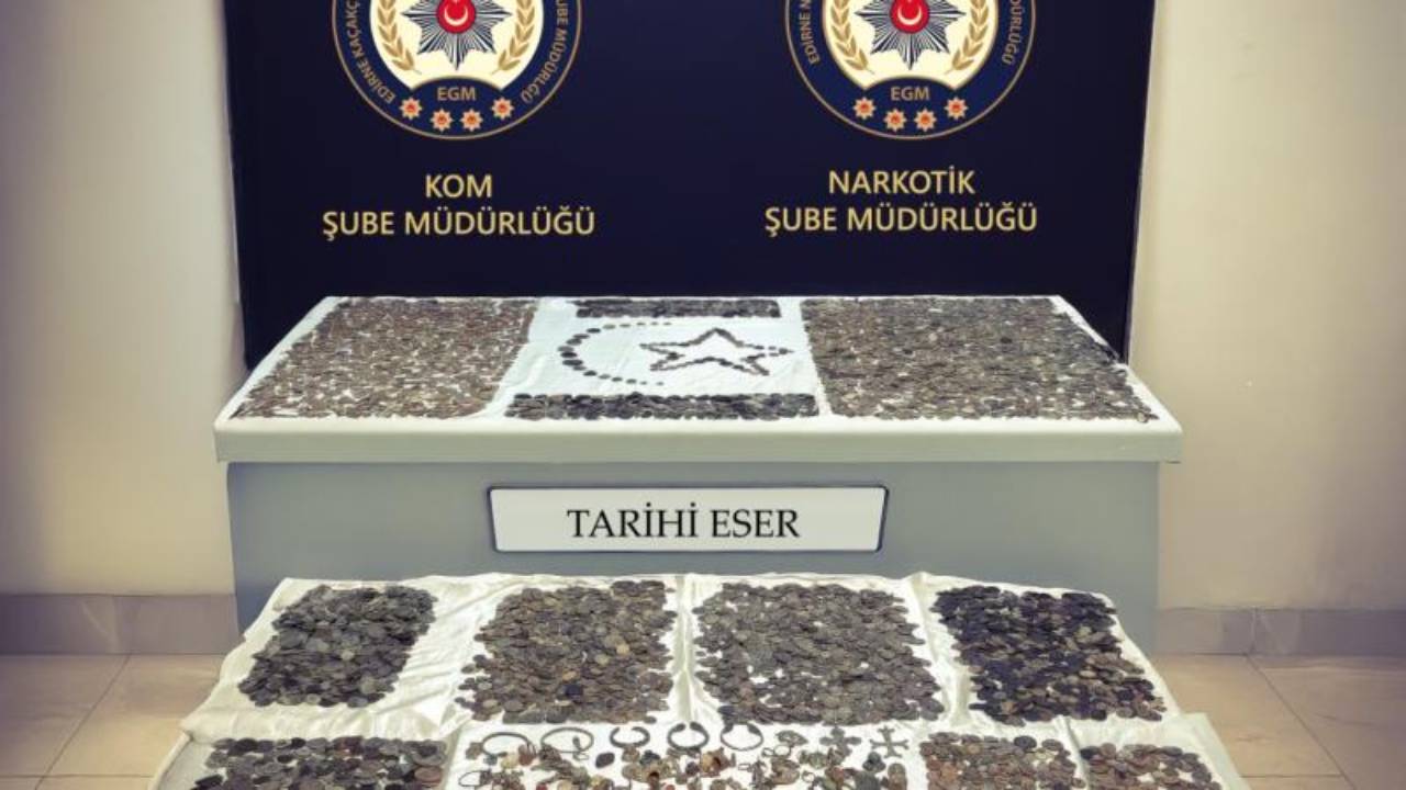 Kapıkule'de tırda 12 bin 770 tarihi eser ele geçirildi