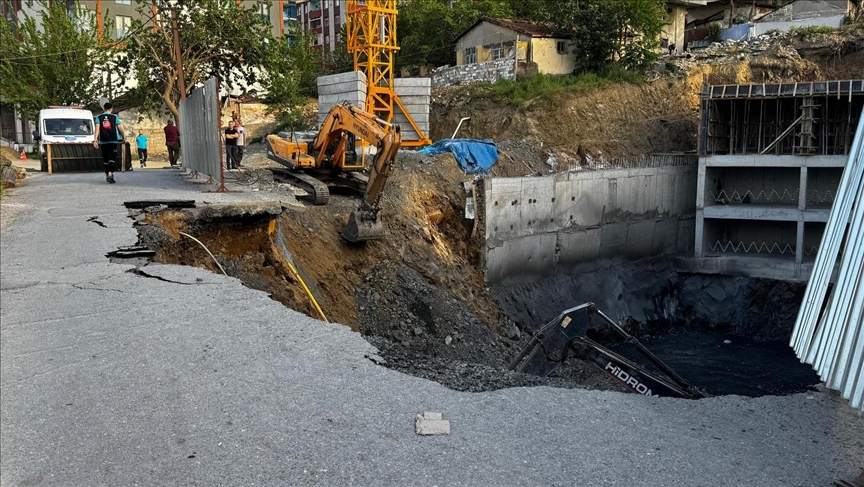 Önce Sarıyer ardından Gaziosmanpaşa.. Yolda çökme meydana geldi!