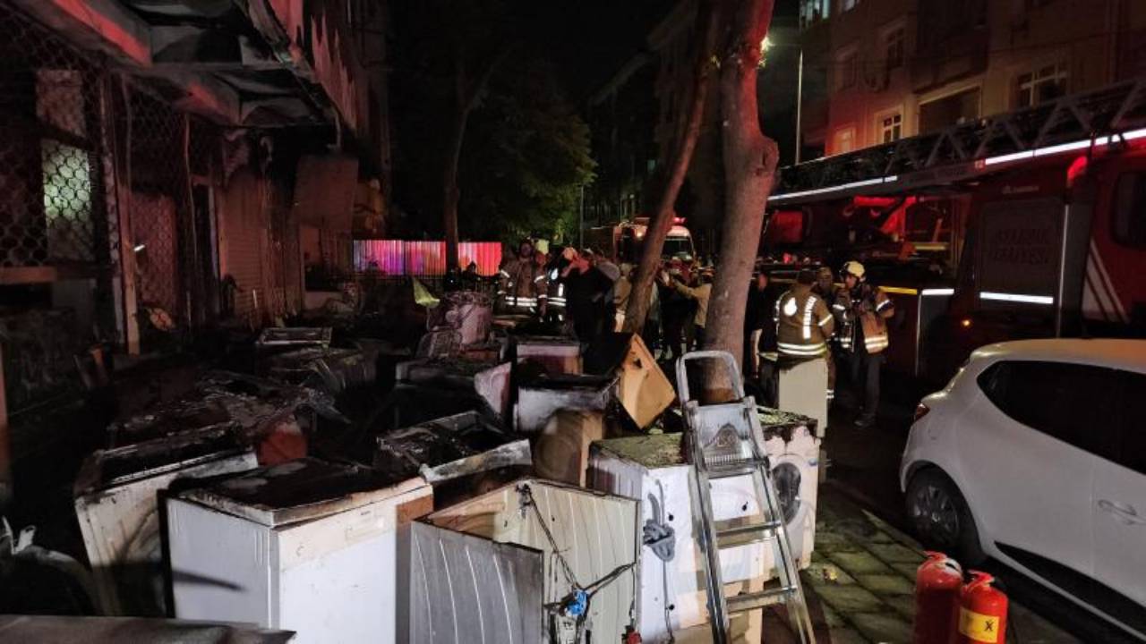 İstanbul'da beyaz eşya mağazasında yangın